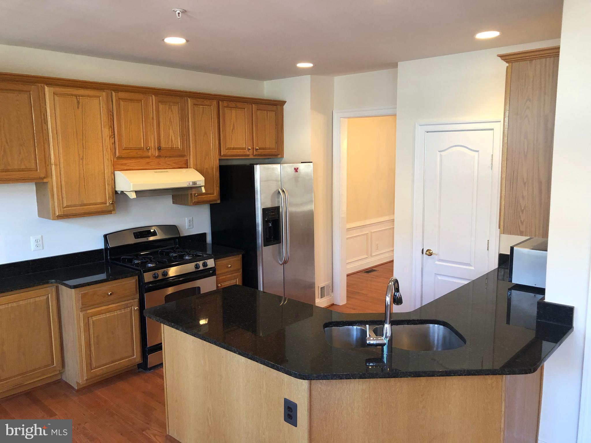 COUNTRY CREEK - Residential Lease