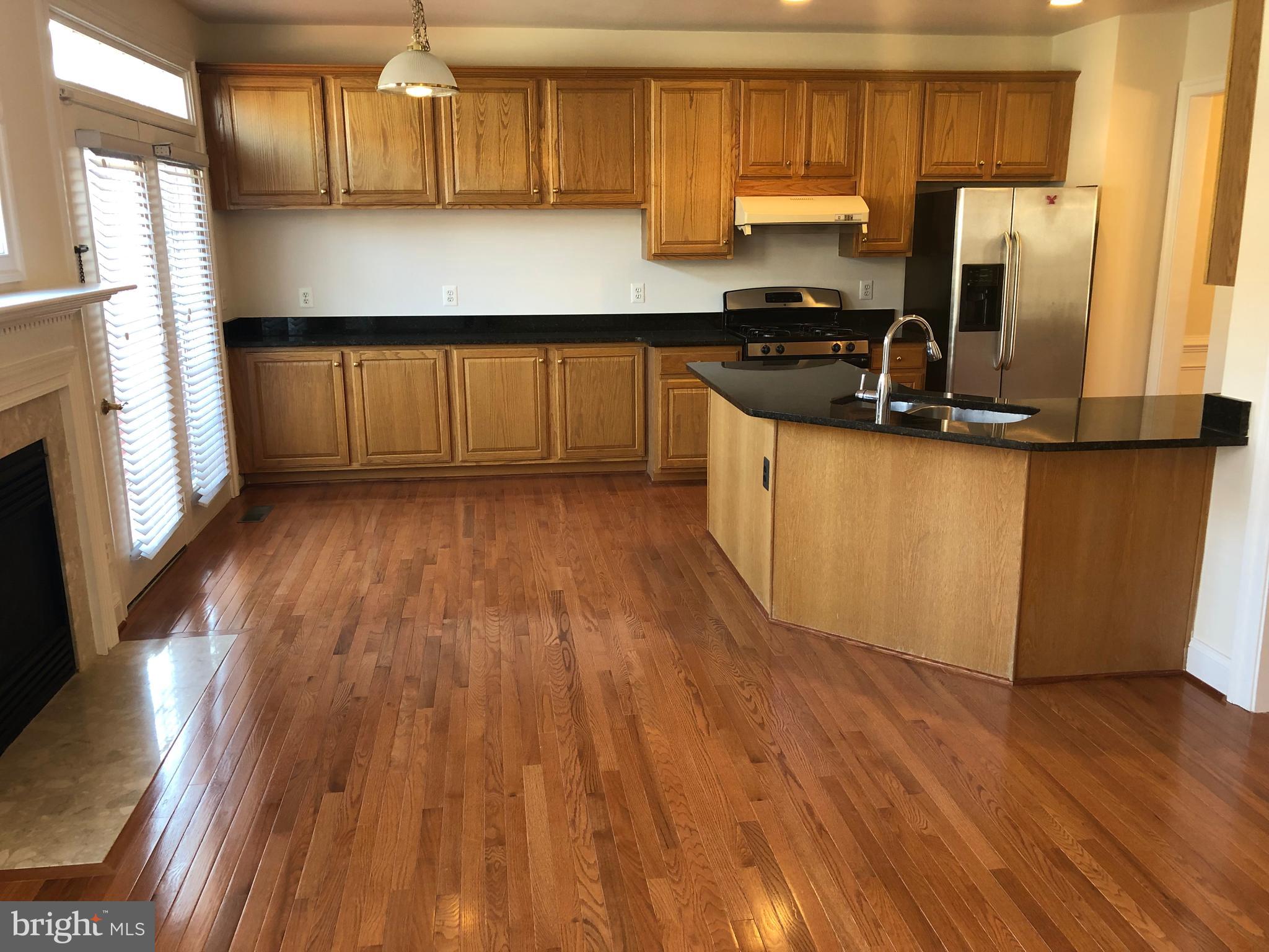 COUNTRY CREEK - Residential Lease