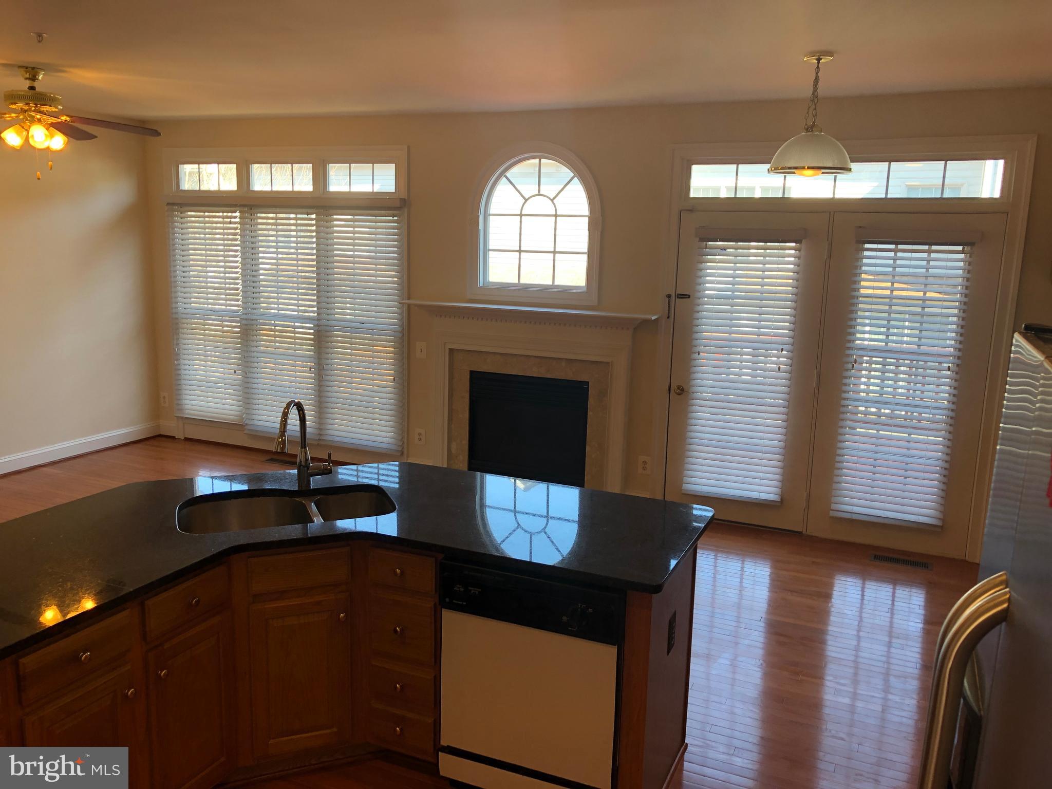 COUNTRY CREEK - Residential Lease