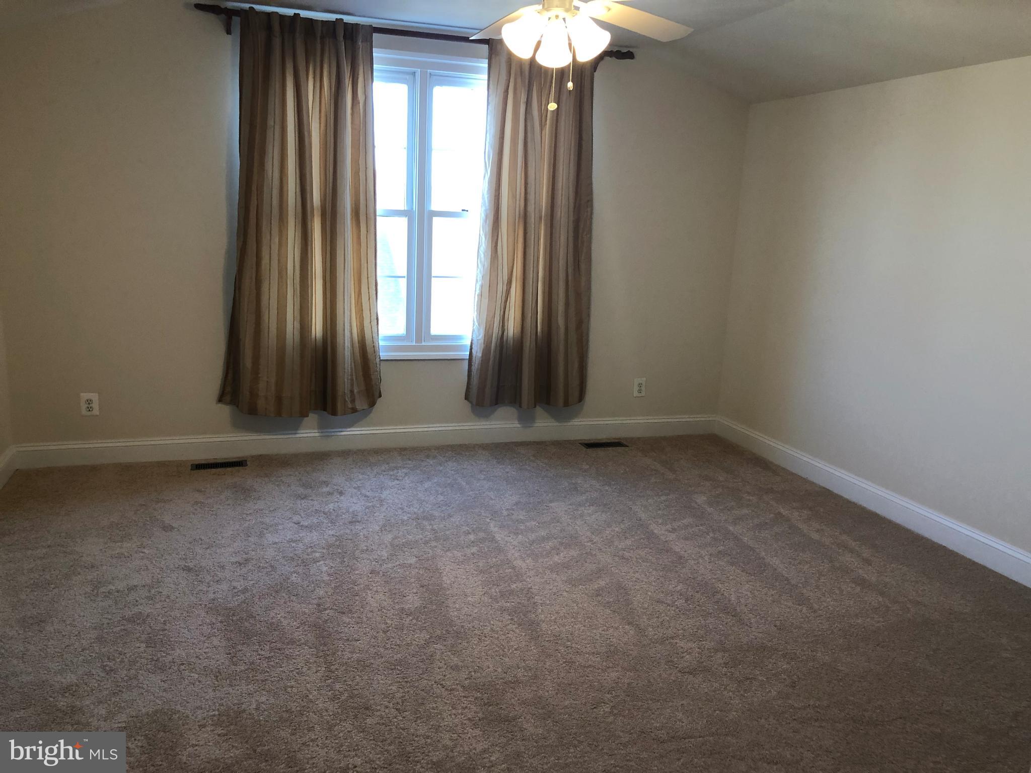 COUNTRY CREEK - Residential Lease