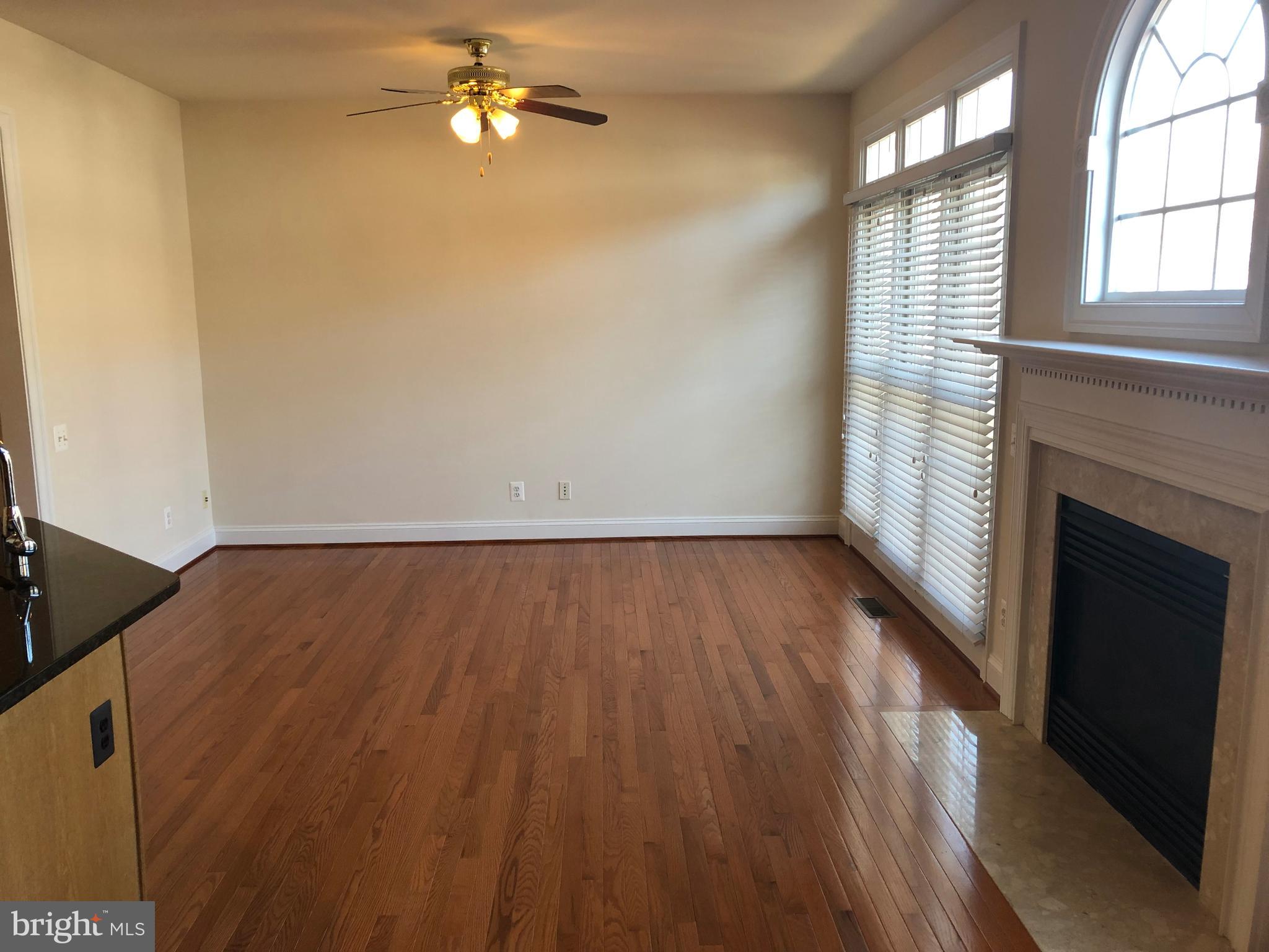 COUNTRY CREEK - Residential Lease