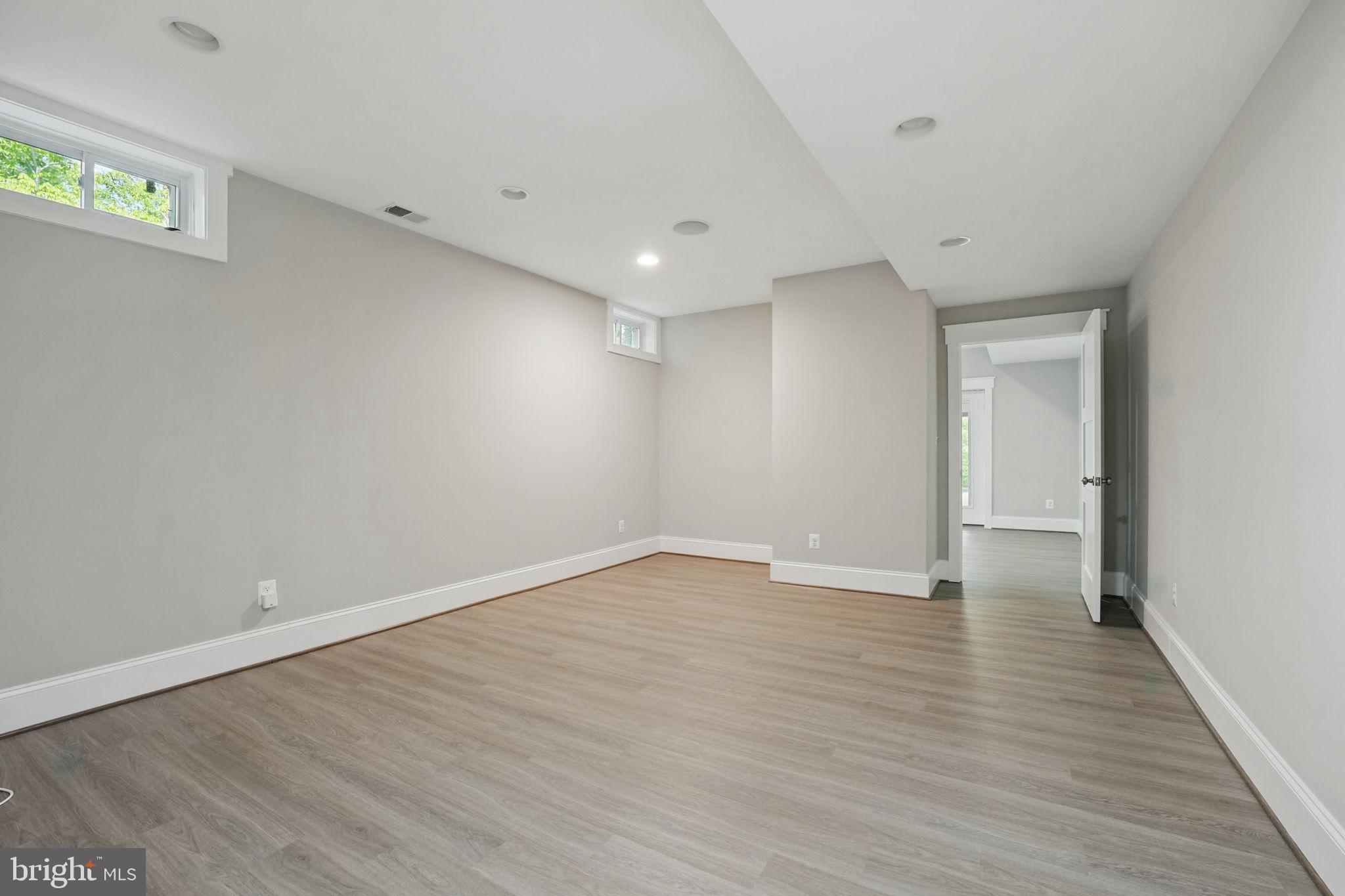 WOLF RUN SHOALS - Residential