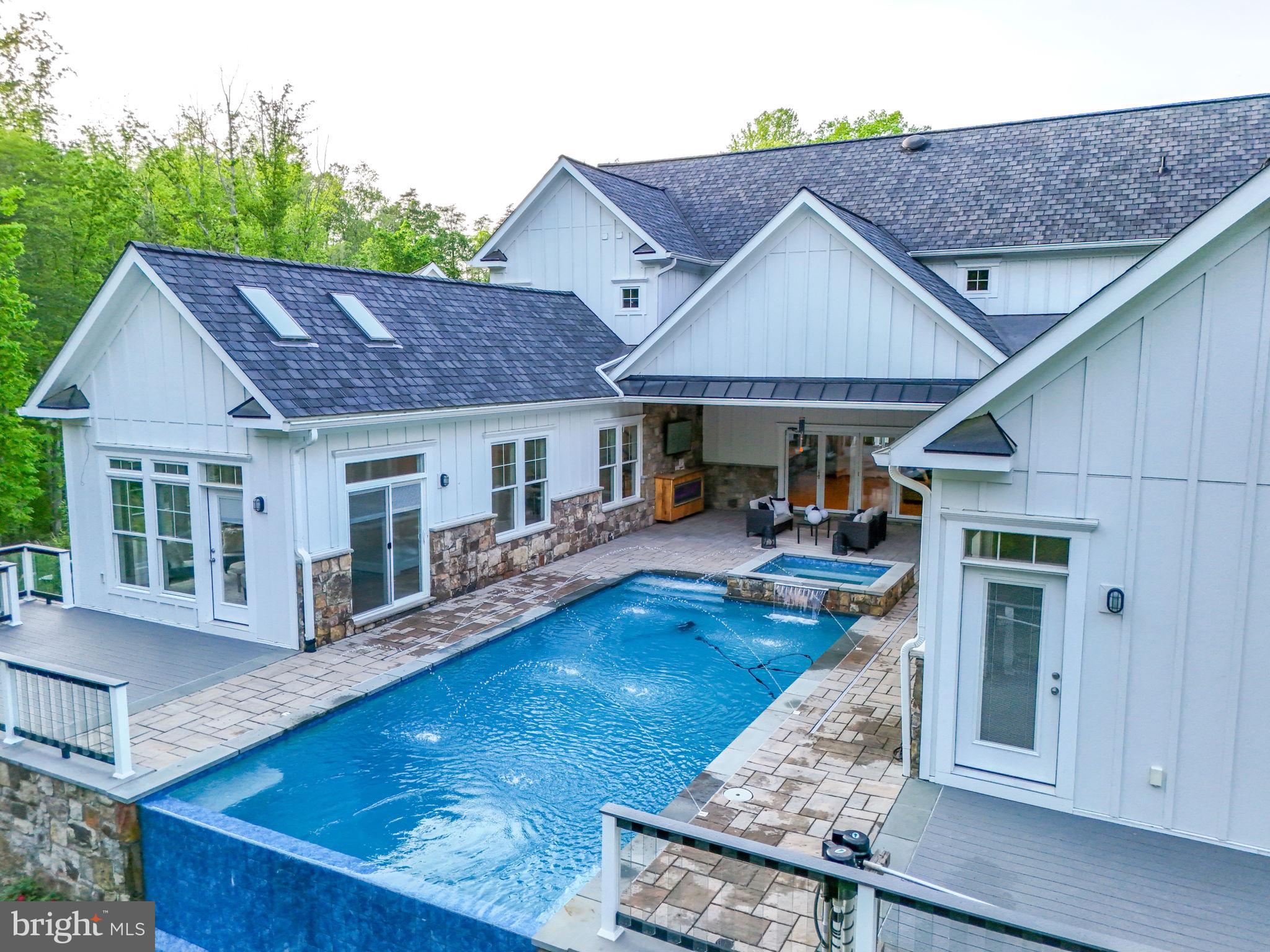 WOLF RUN SHOALS - Residential