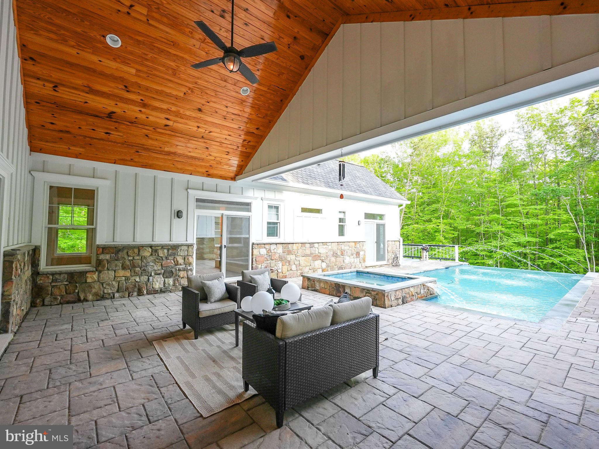 WOLF RUN SHOALS - Residential