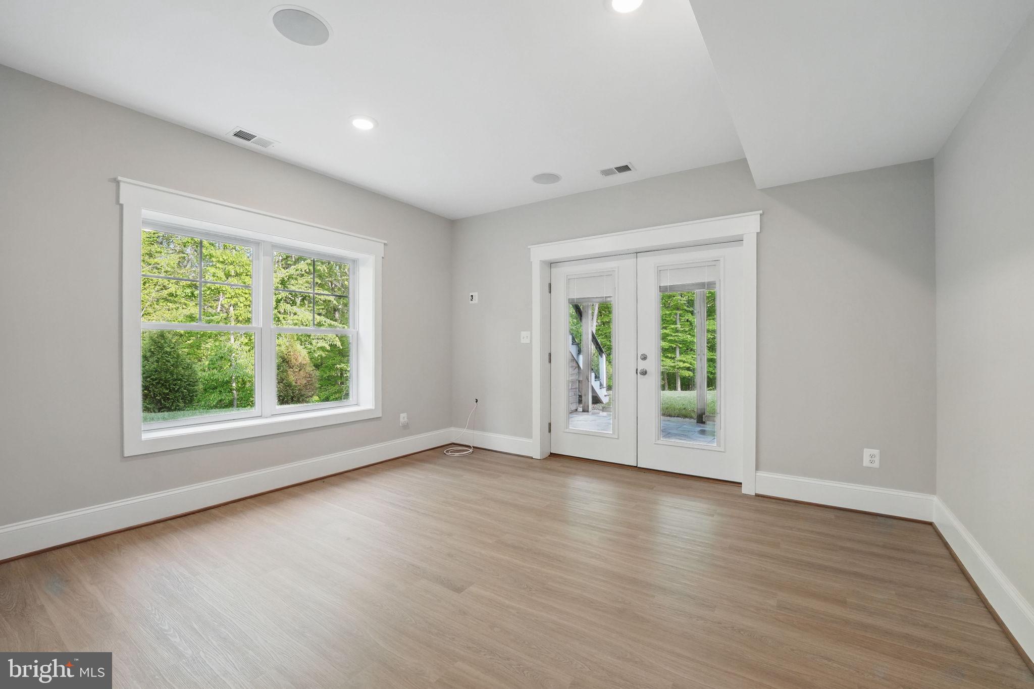 WOLF RUN SHOALS - Residential