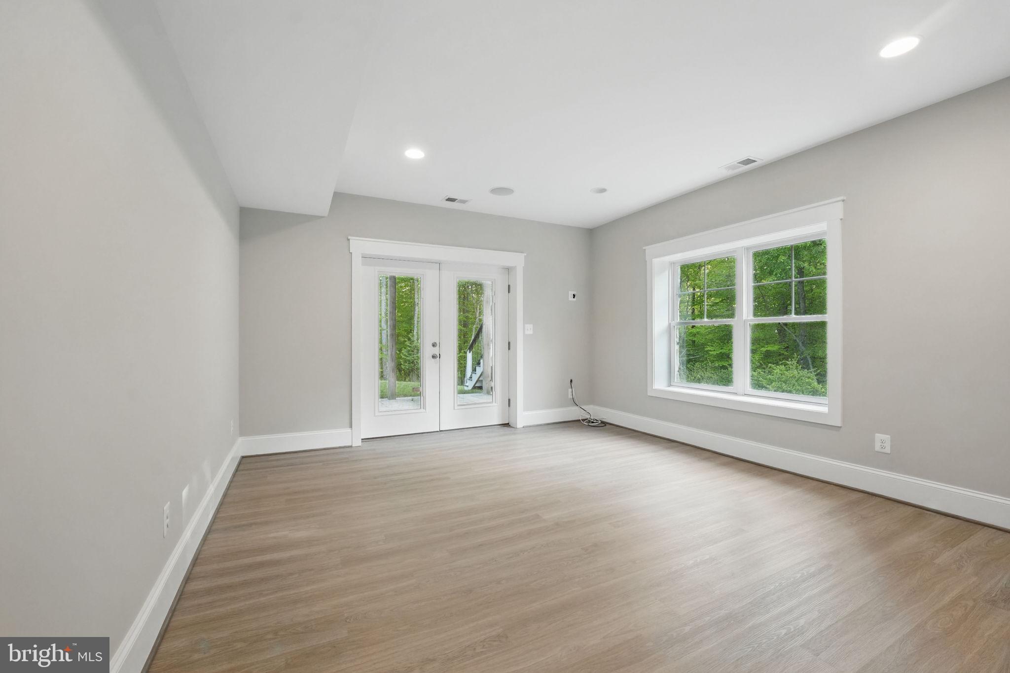 WOLF RUN SHOALS - Residential