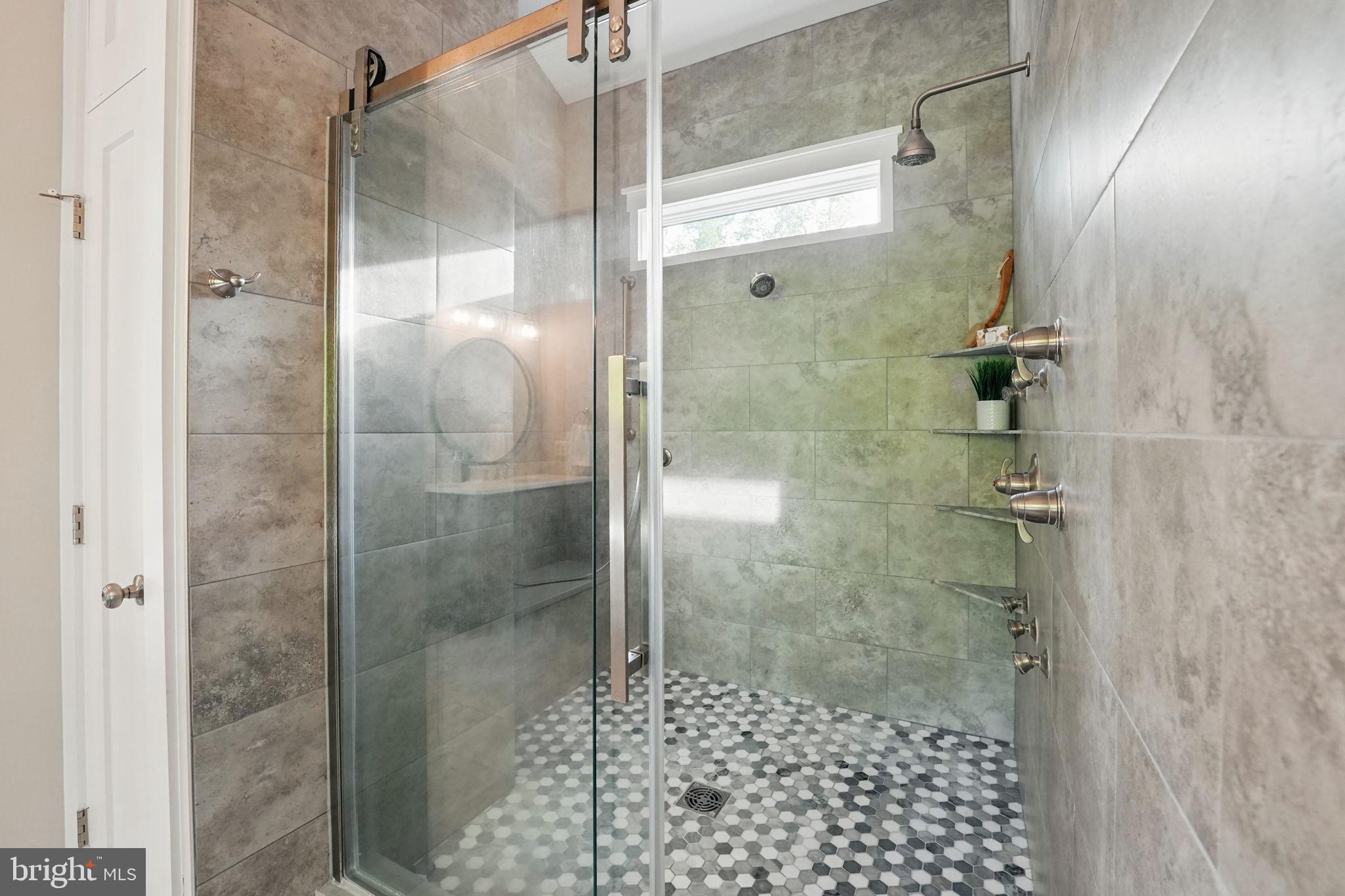 WOLF RUN SHOALS - Residential