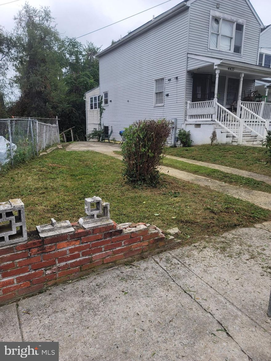 Single Family 3 bed 2 baths home located 5 from Morgan State. Need some TLC