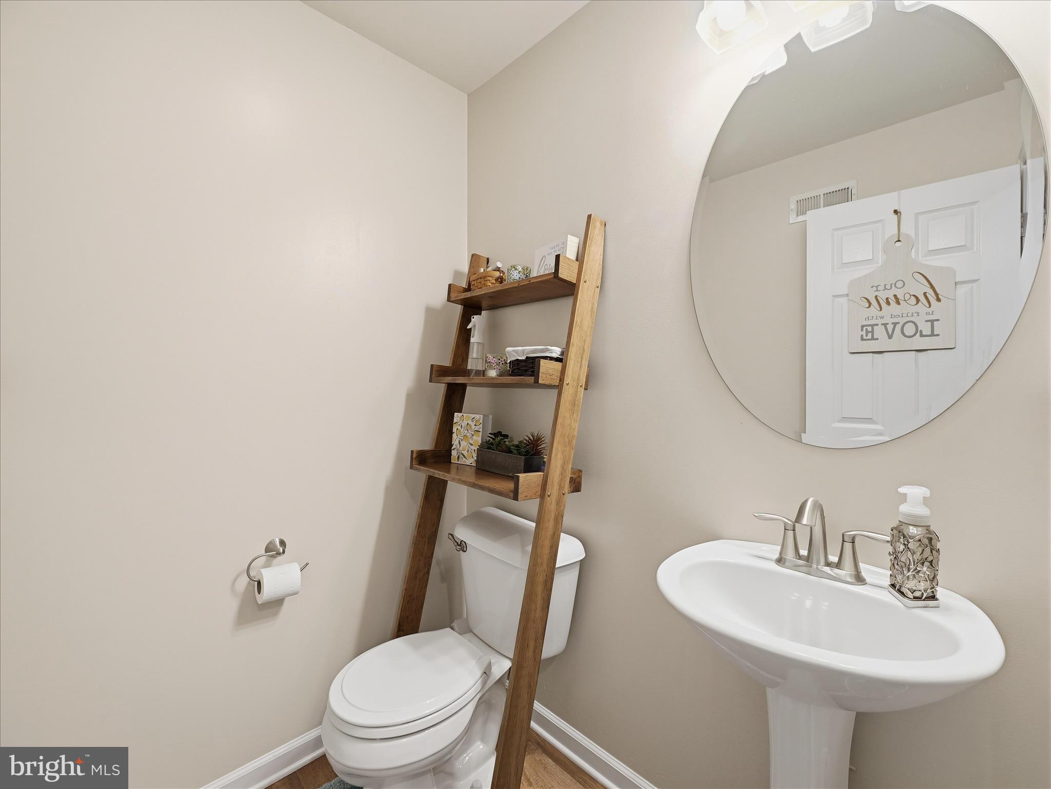 WALNUT KNOLLS - Residential