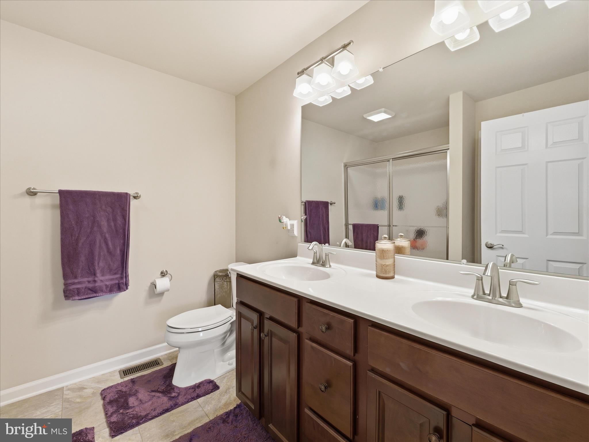 WALNUT KNOLLS - Residential