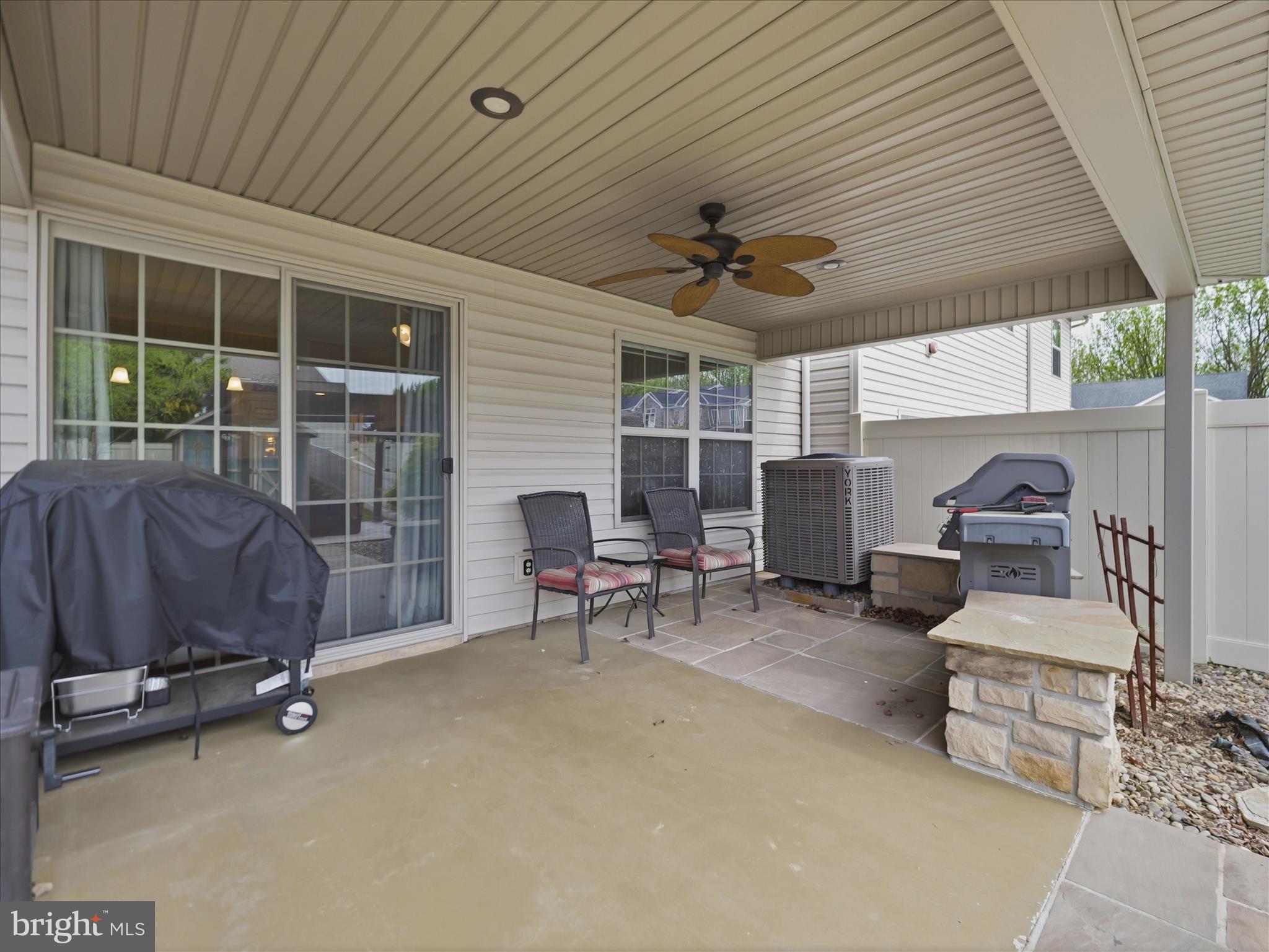 WALNUT KNOLLS - Residential