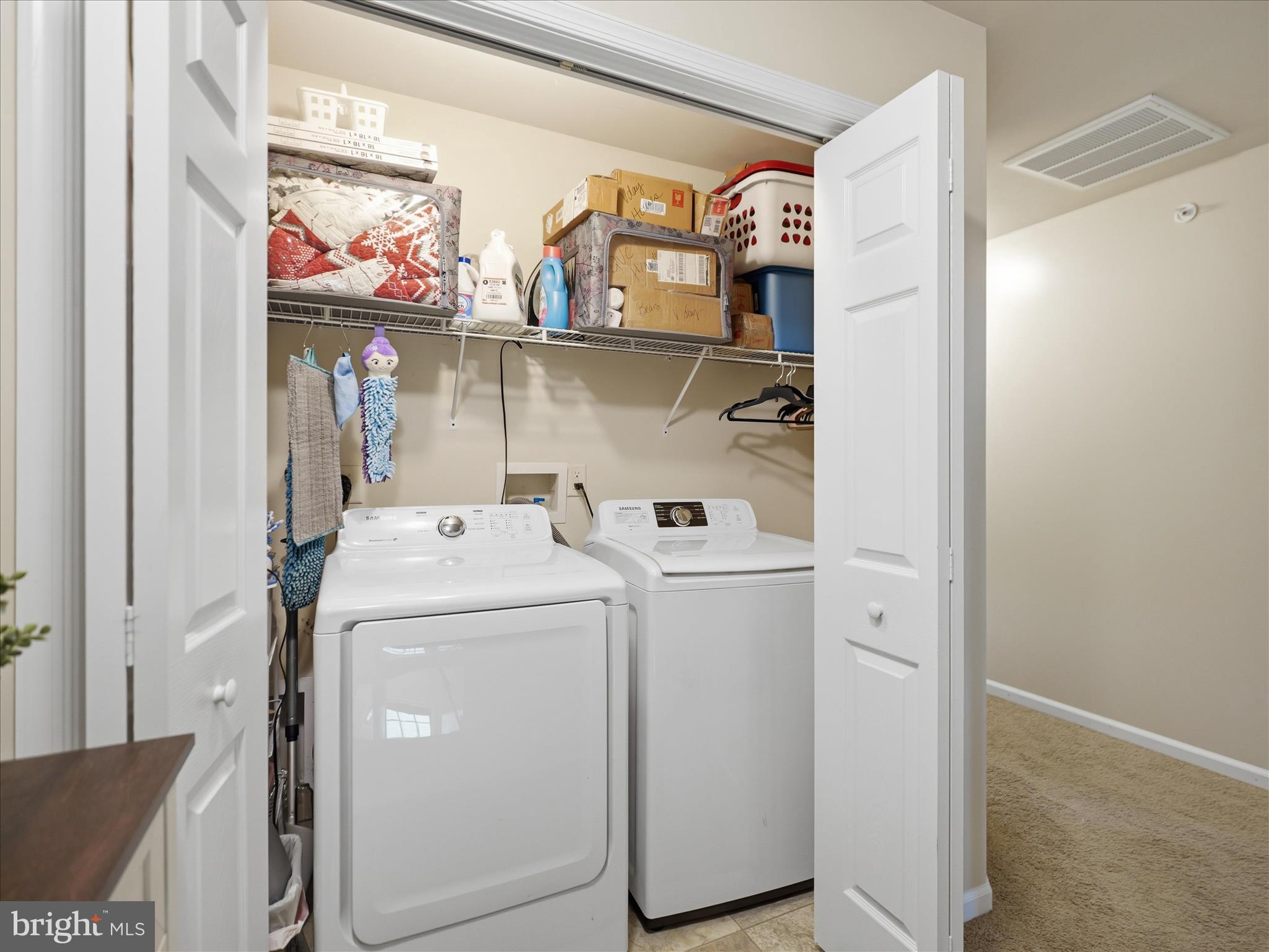 WALNUT KNOLLS - Residential