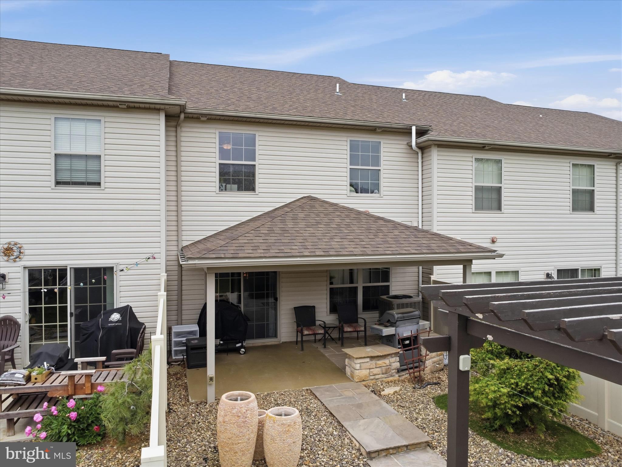 WALNUT KNOLLS - Residential