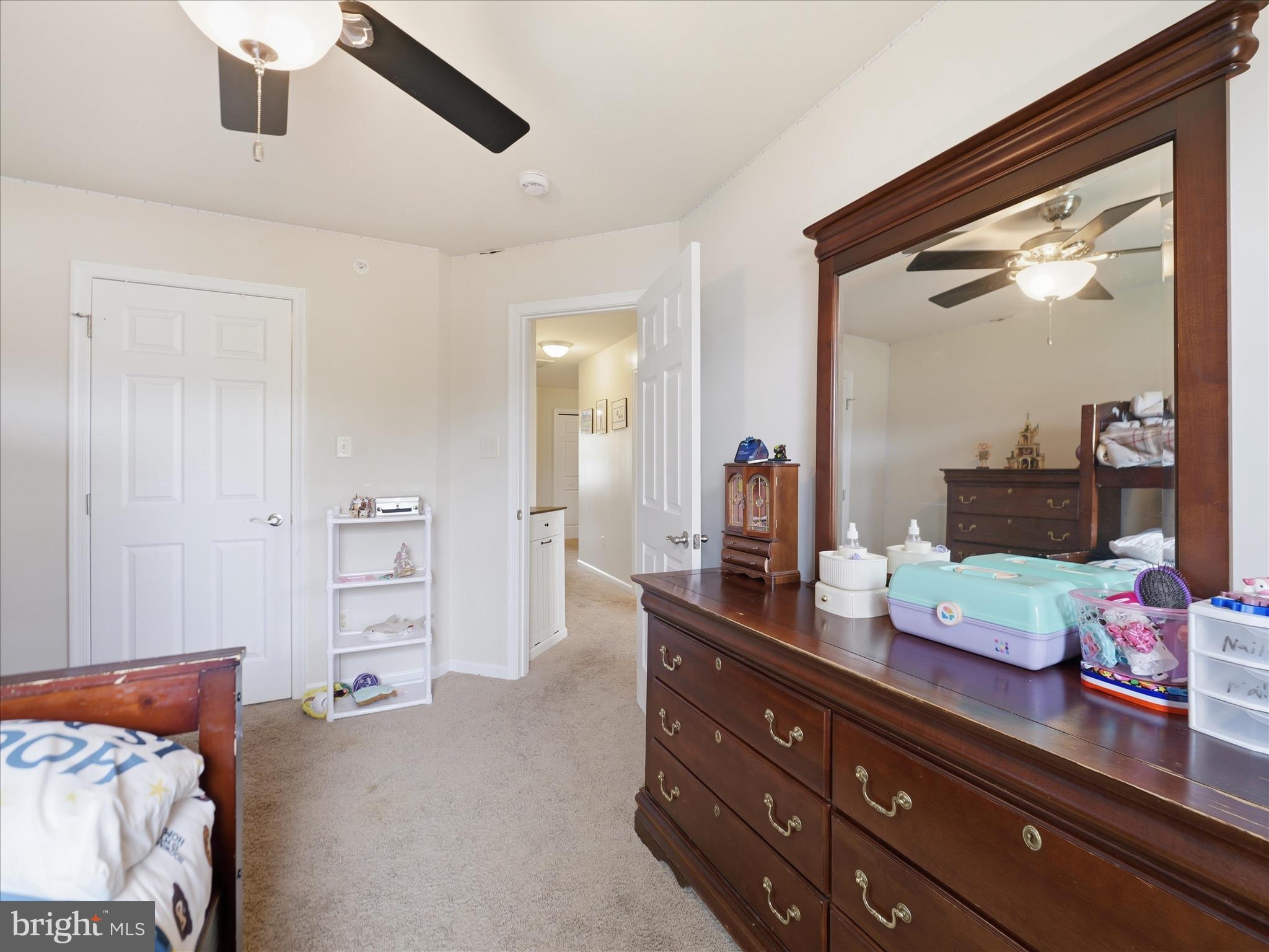 WALNUT KNOLLS - Residential