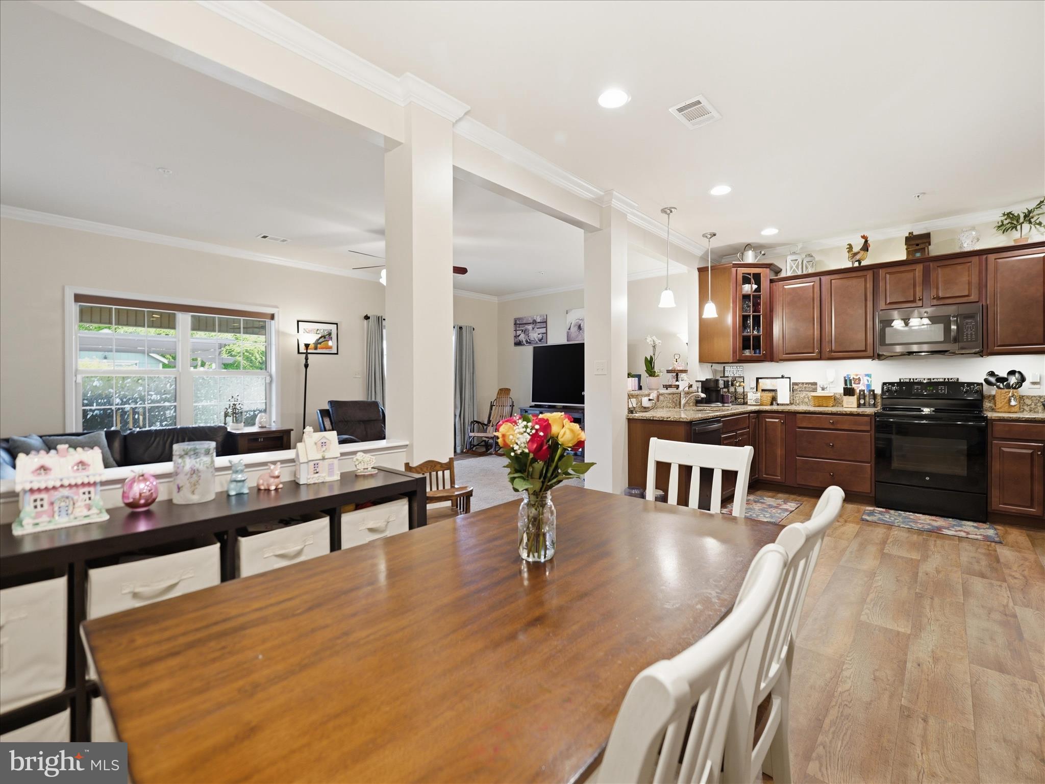 WALNUT KNOLLS - Residential