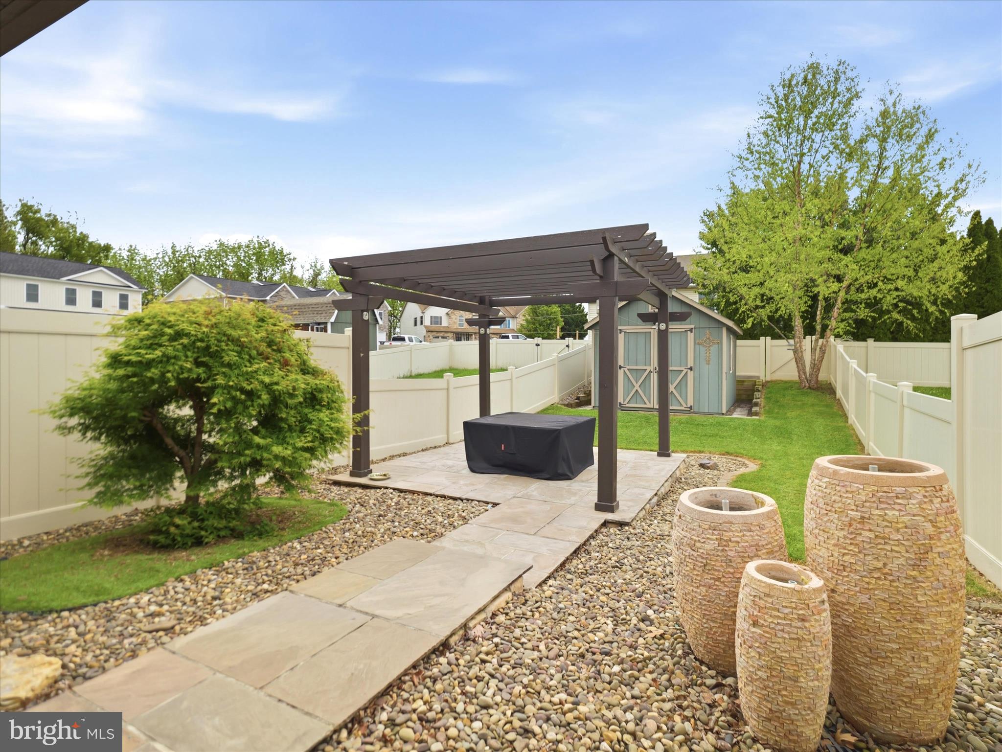 WALNUT KNOLLS - Residential
