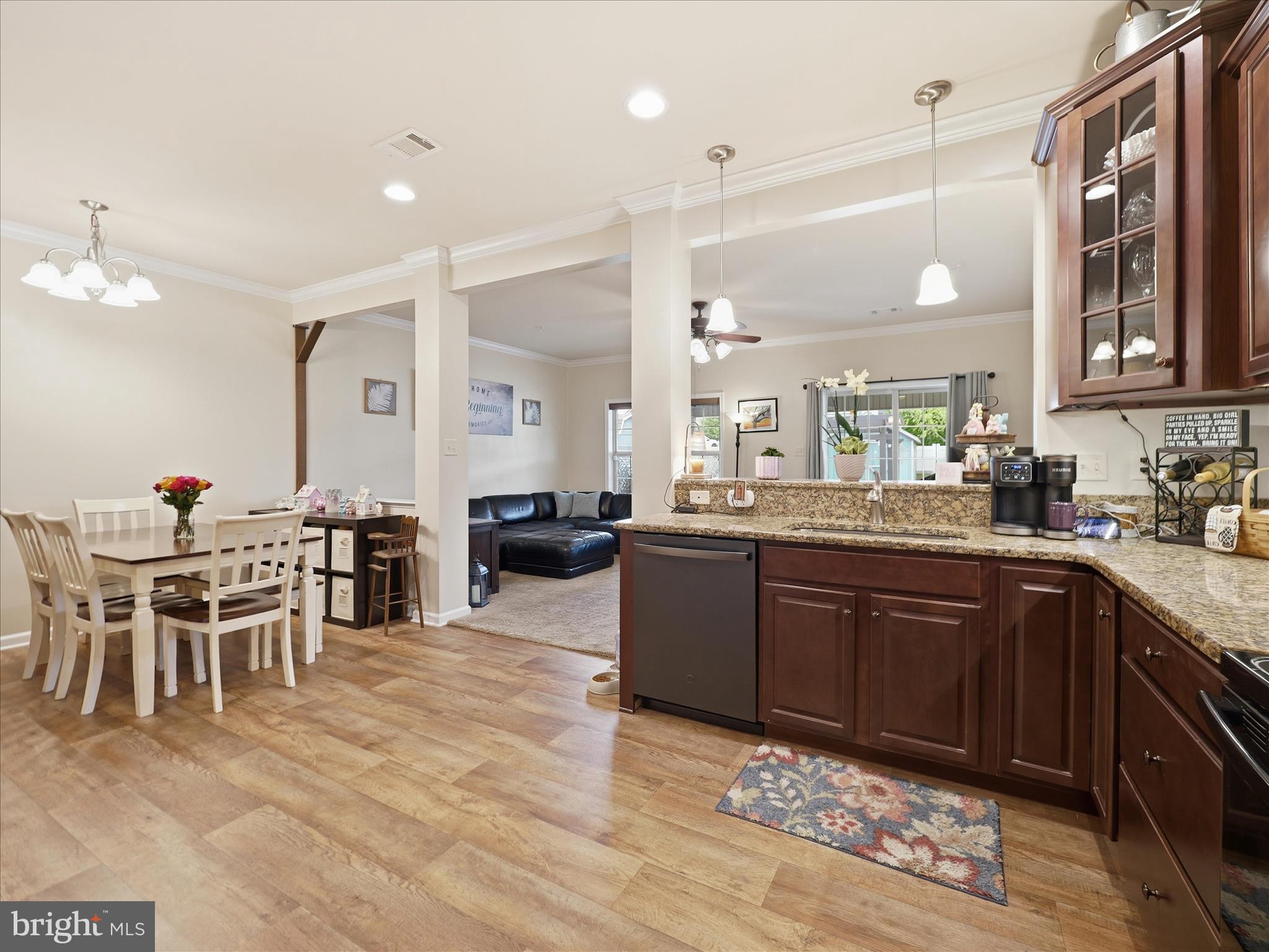 WALNUT KNOLLS - Residential