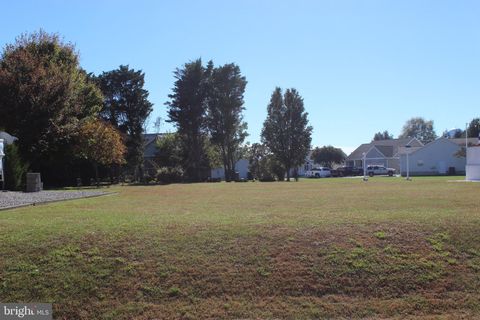 34 DOUBLOON DRIVE GREENBACKVILLE VA 23356