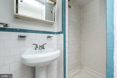 EDNOR GARDENS HISTORIC DISTRICT - Residential Lease