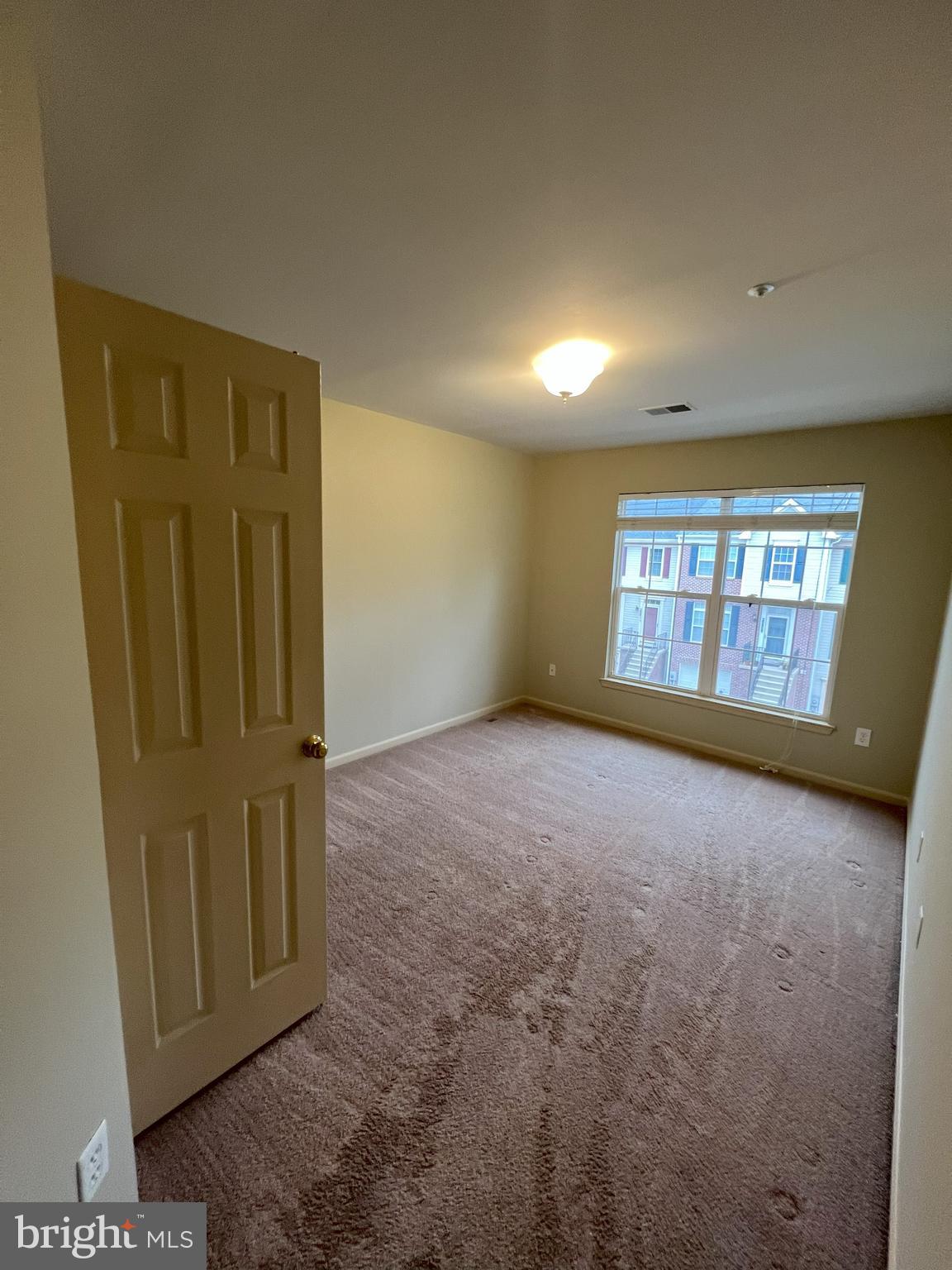 CLOVERLEAF TOWNHOMES - Residential Lease