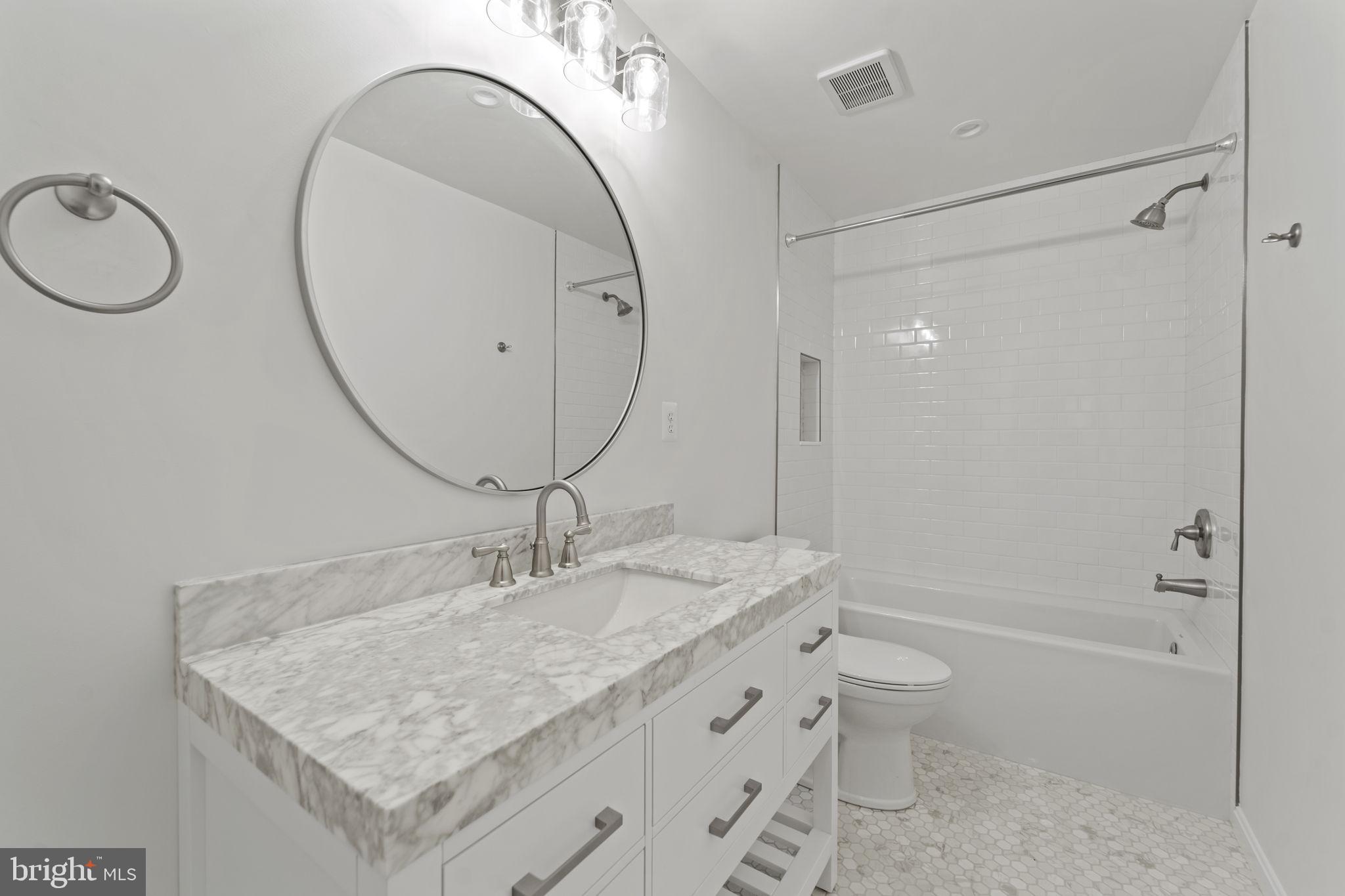 OAKTON MEWS - Residential