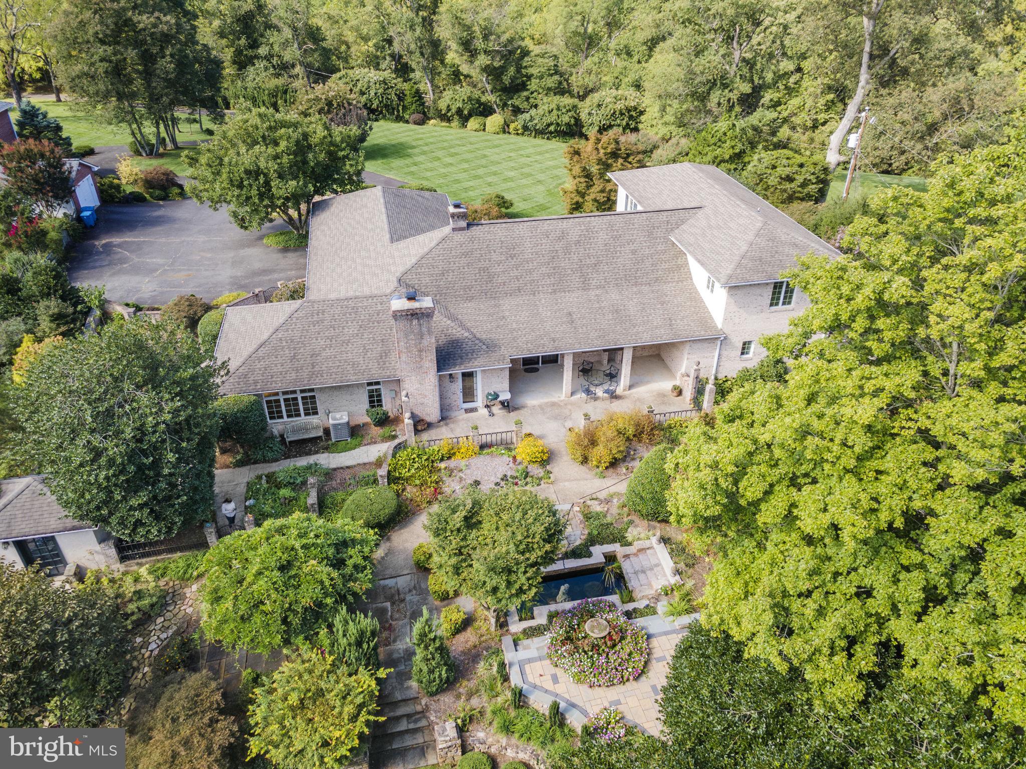 OAKTON MEWS - Residential