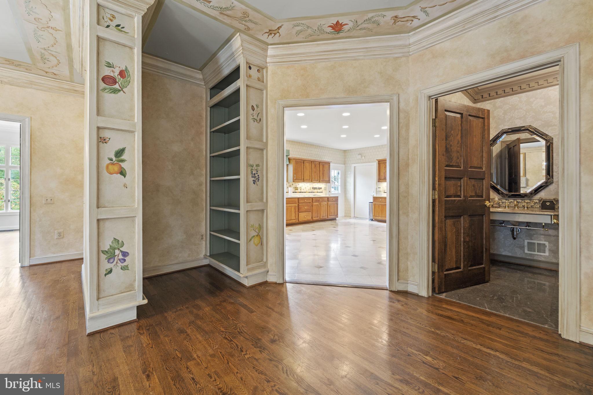 OAKTON MEWS - Residential