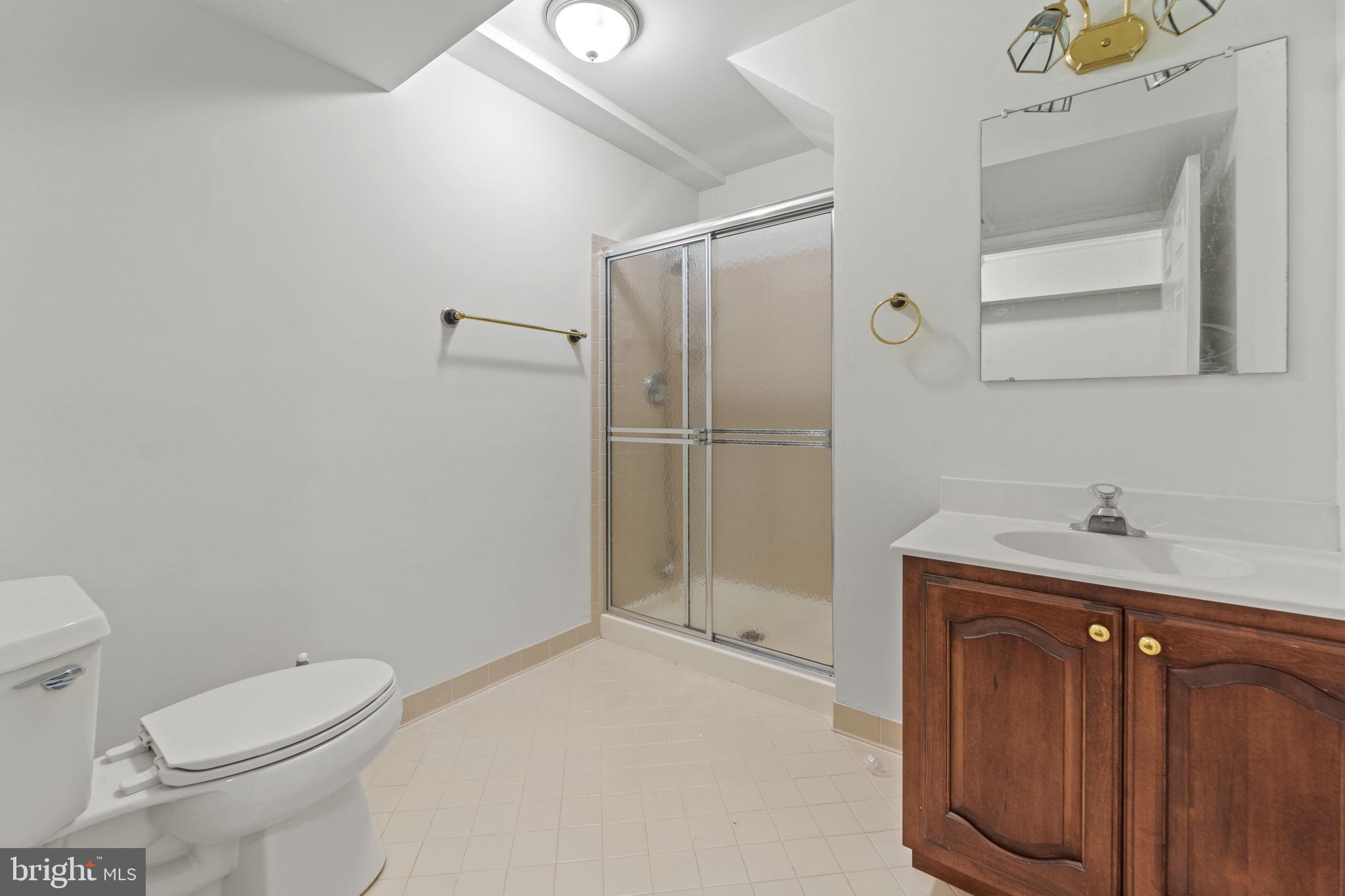 OAKTON MEWS - Residential