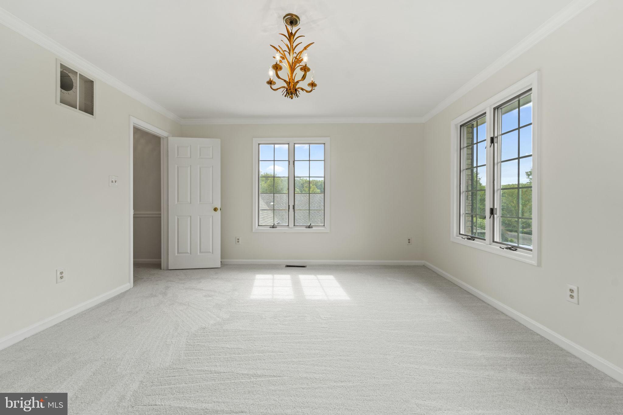 OAKTON MEWS - Residential