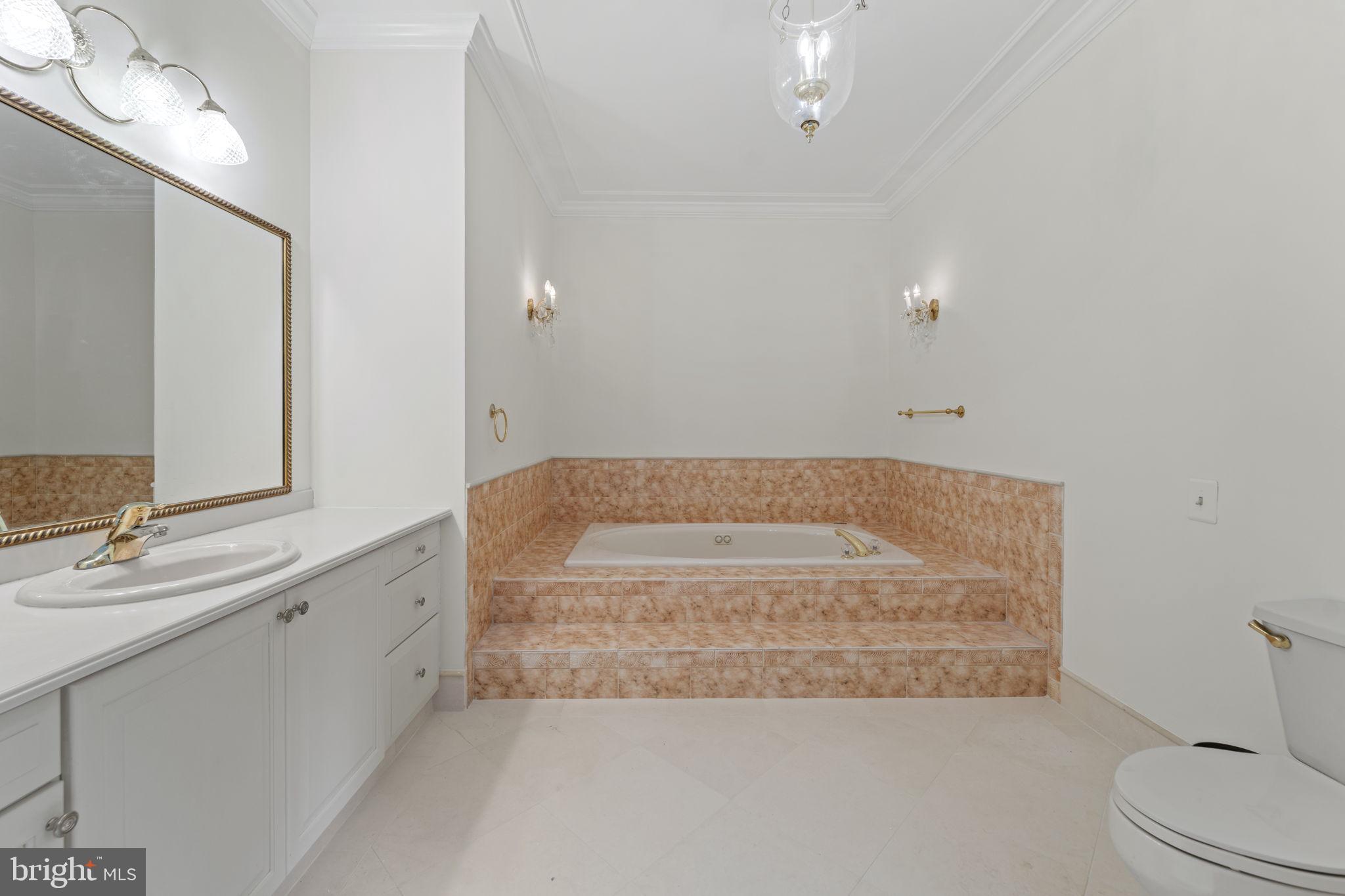 OAKTON MEWS - Residential