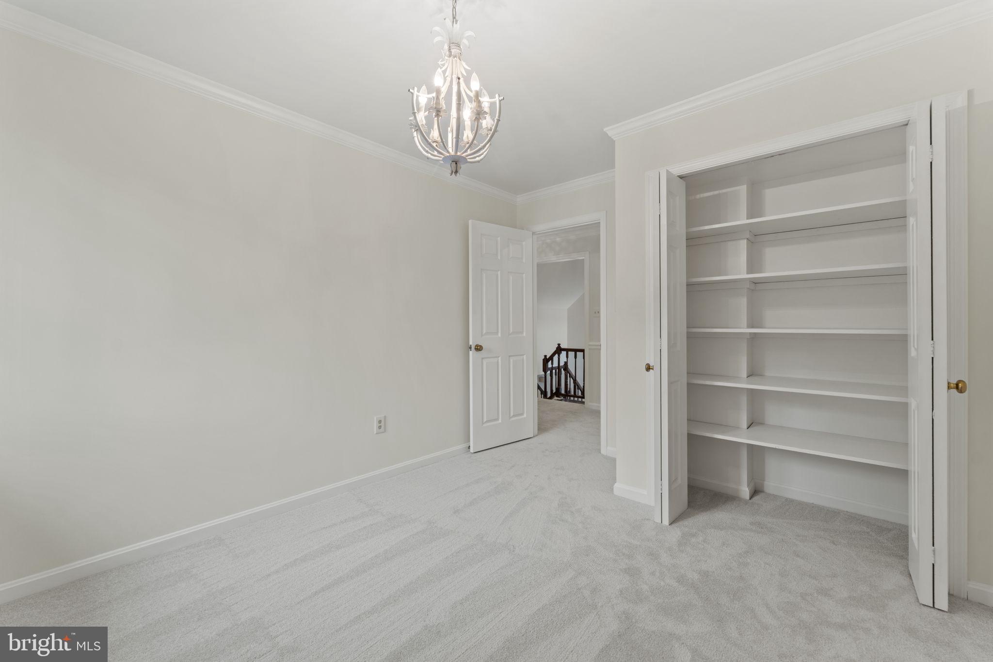 OAKTON MEWS - Residential