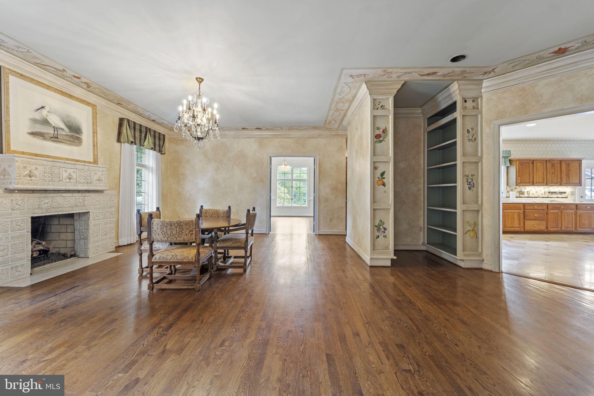 OAKTON MEWS - Residential