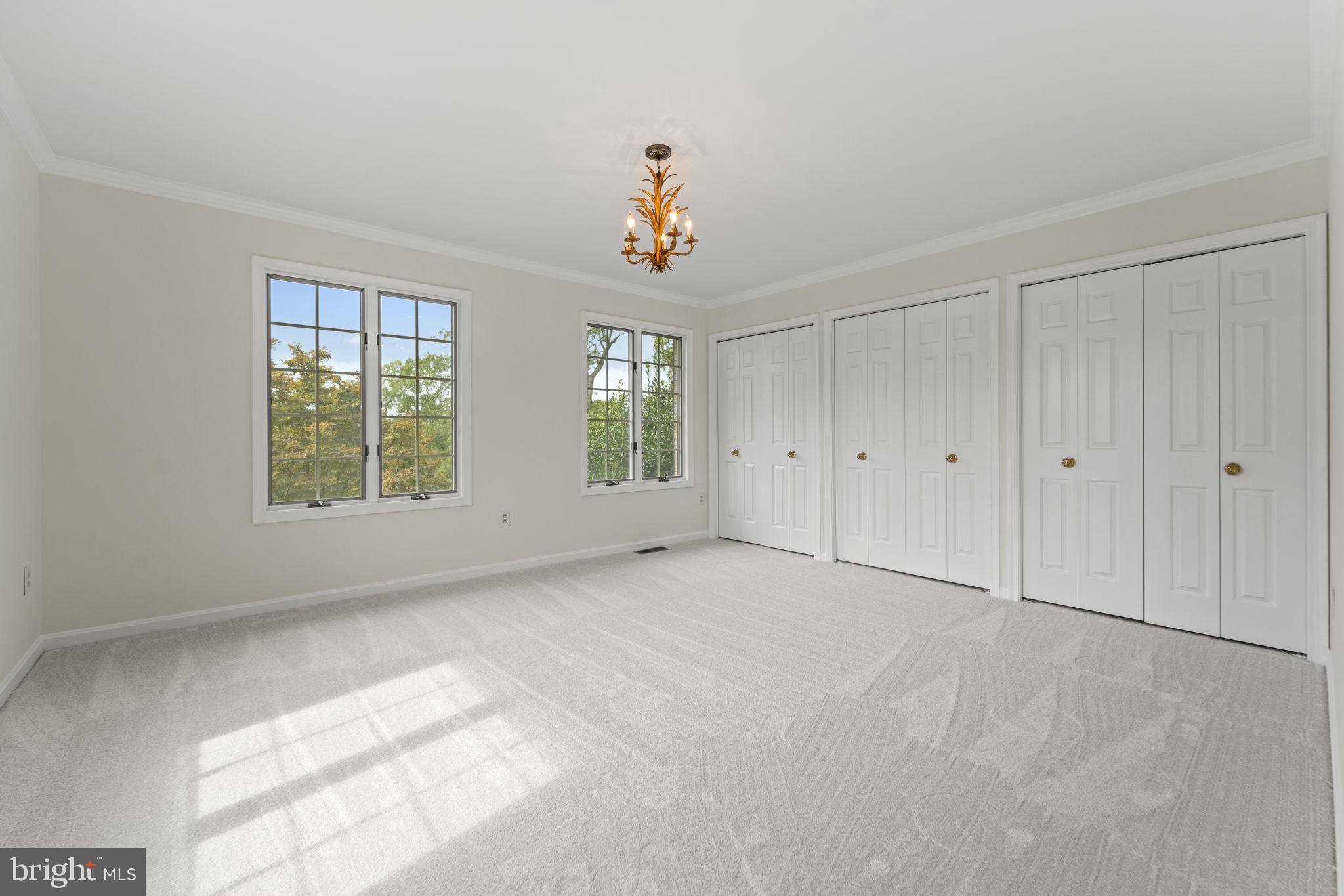 OAKTON MEWS - Residential