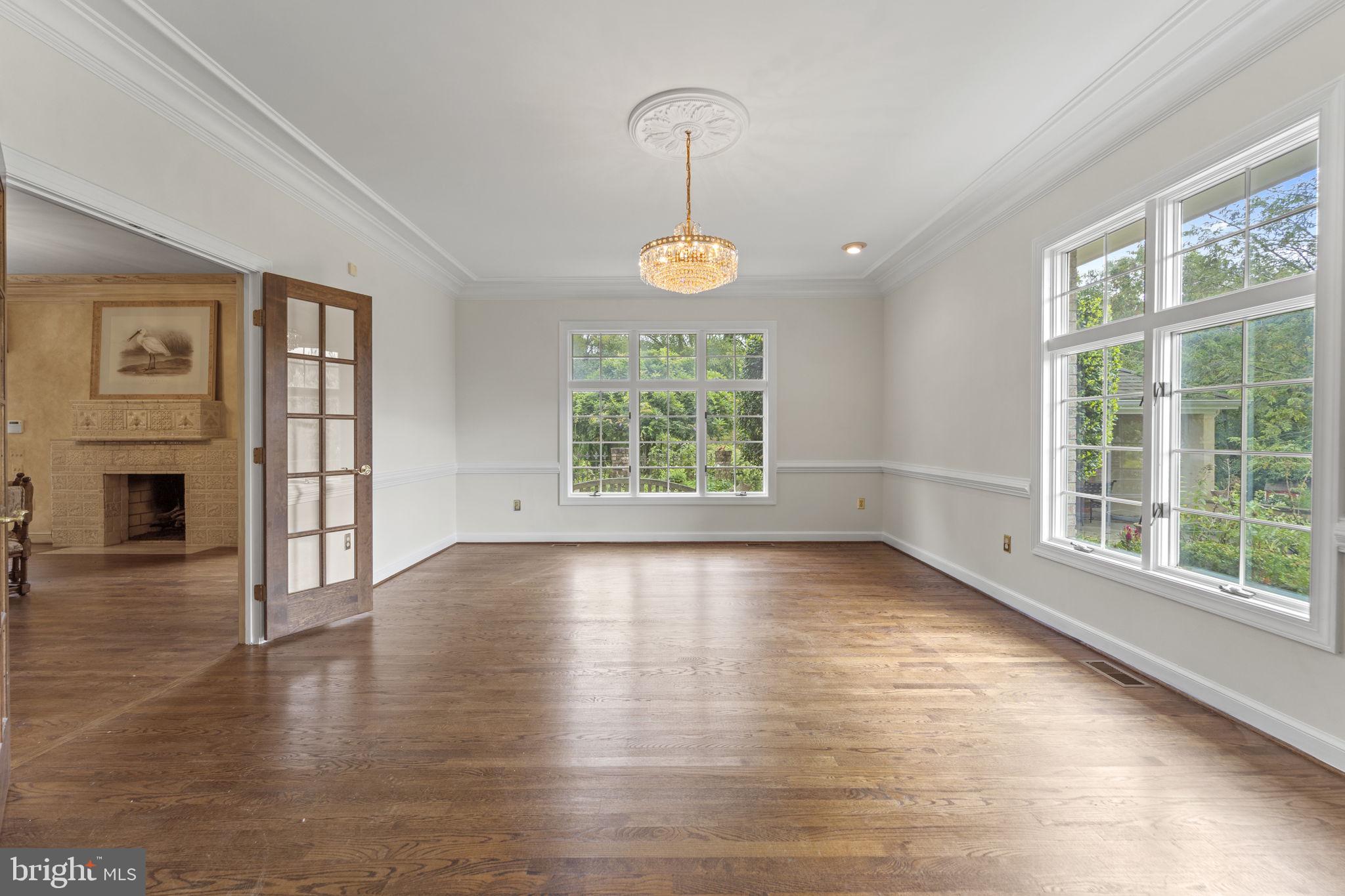 OAKTON MEWS - Residential