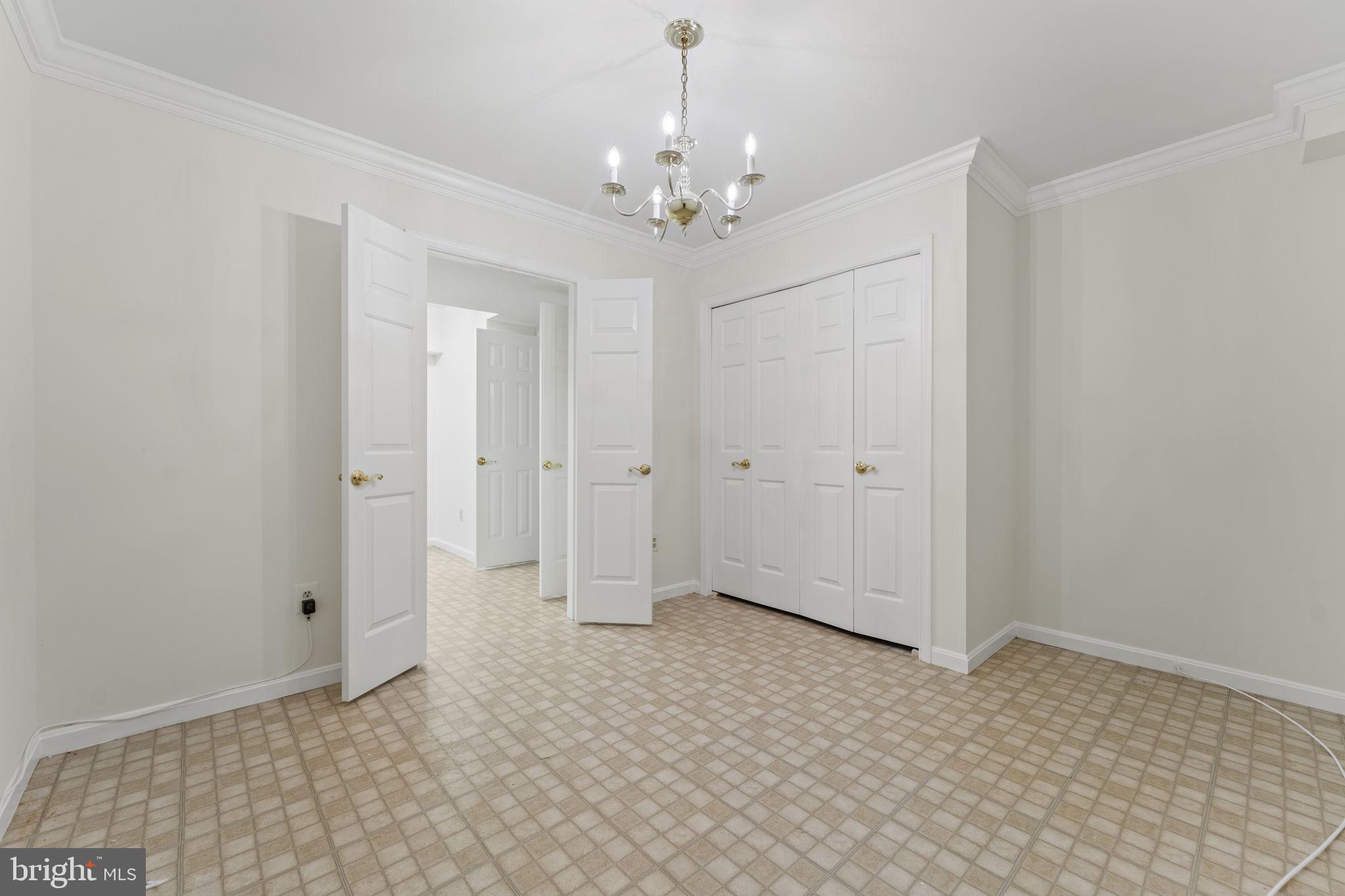 OAKTON MEWS - Residential