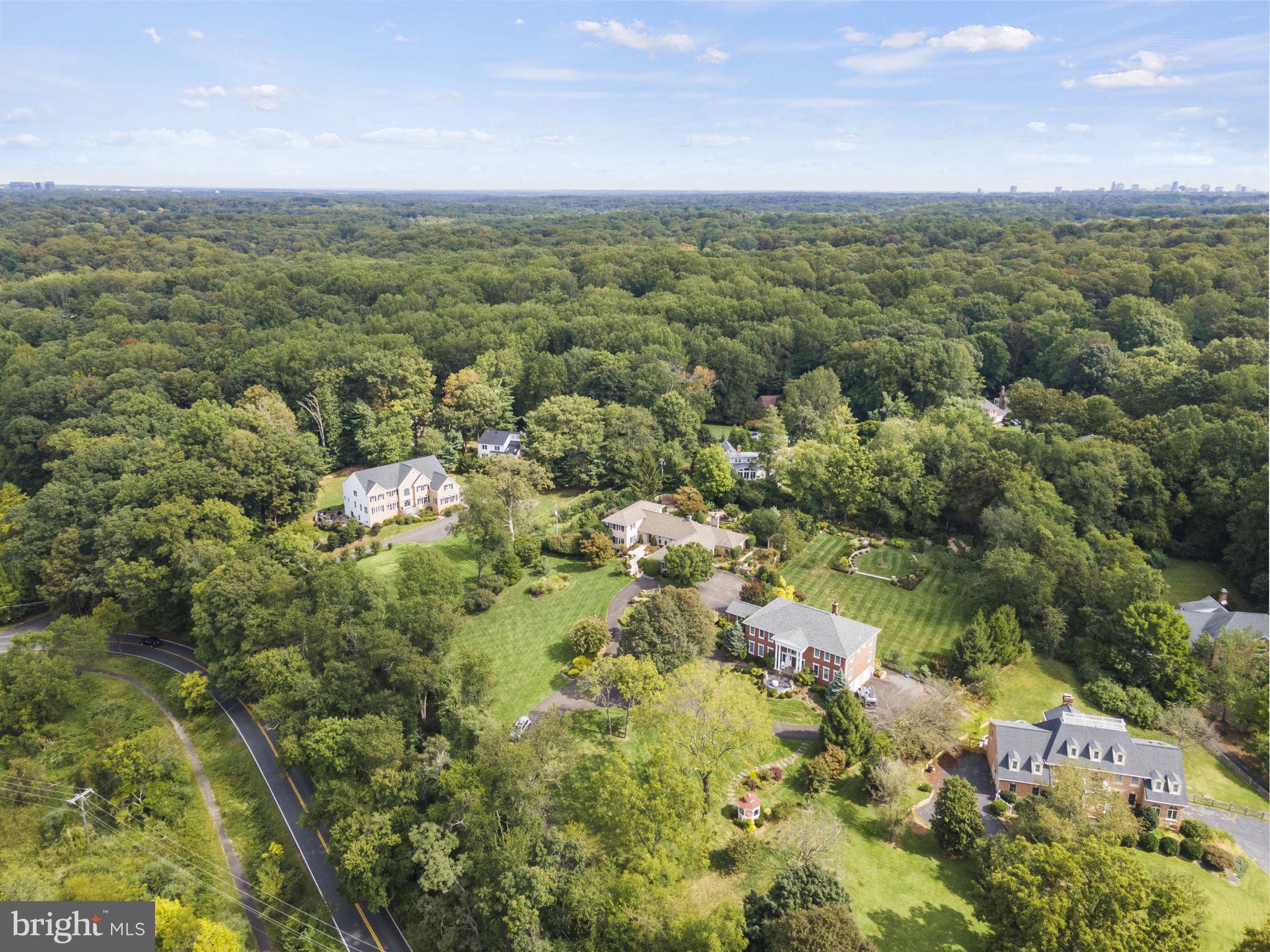 OAKTON MEWS - Residential