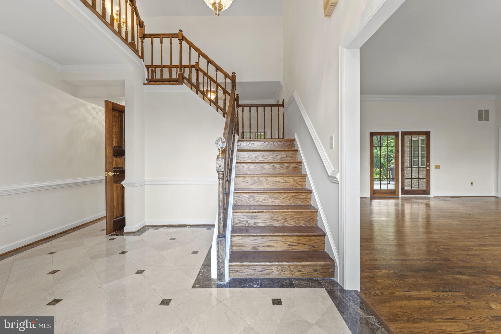 OAKTON MEWS - Residential