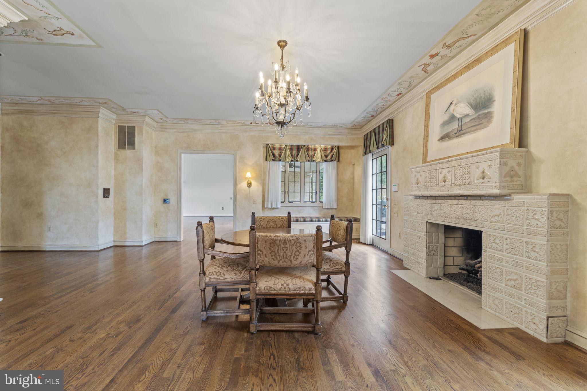 OAKTON MEWS - Residential