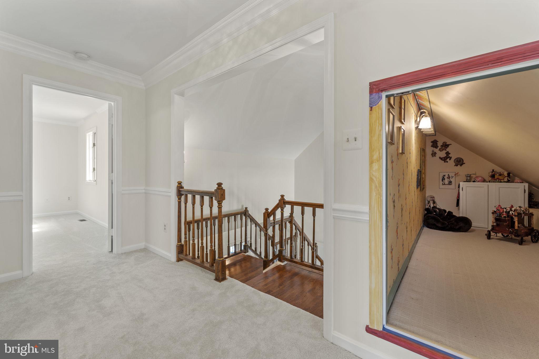 OAKTON MEWS - Residential