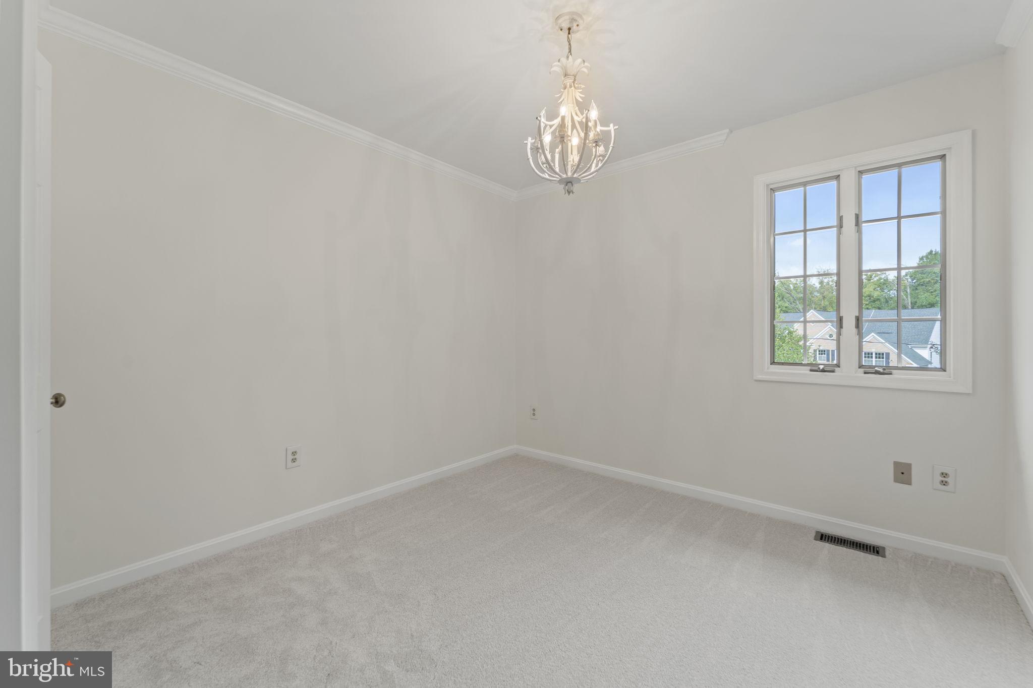 OAKTON MEWS - Residential