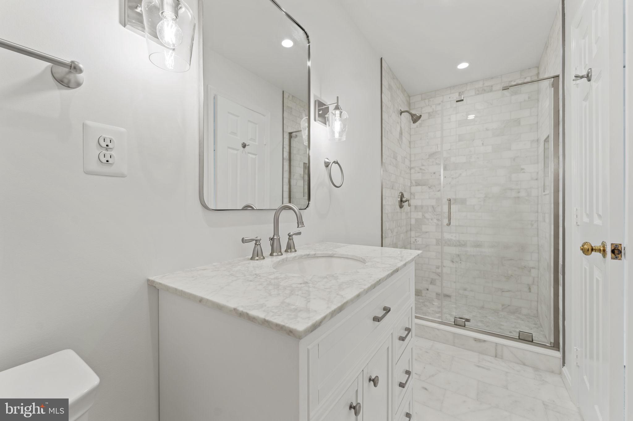 OAKTON MEWS - Residential