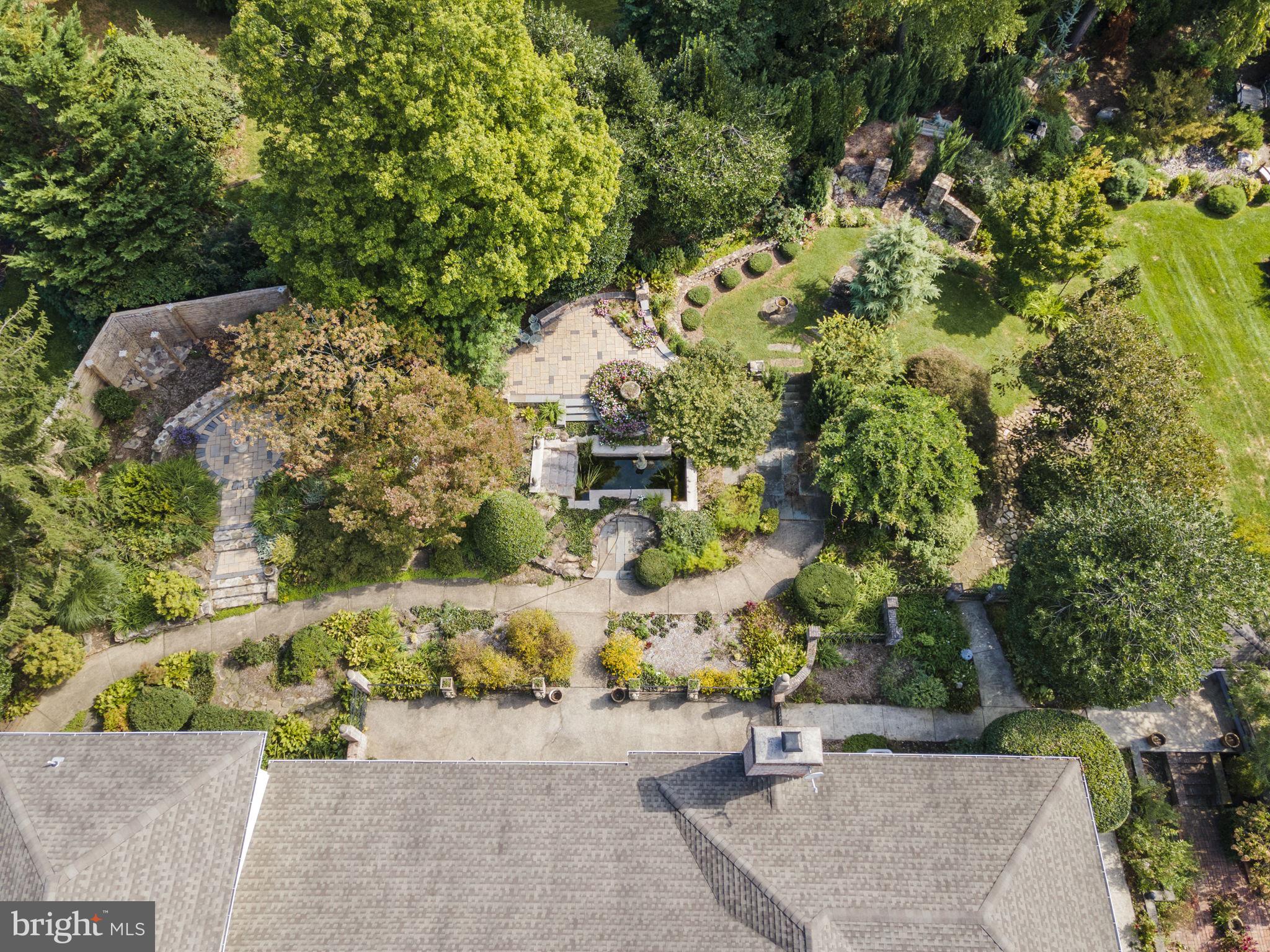 OAKTON MEWS - Residential