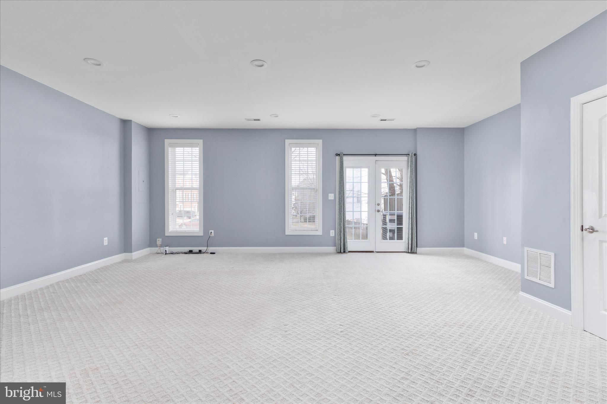 VILLAGES OF PIEDMONT - Residential Lease