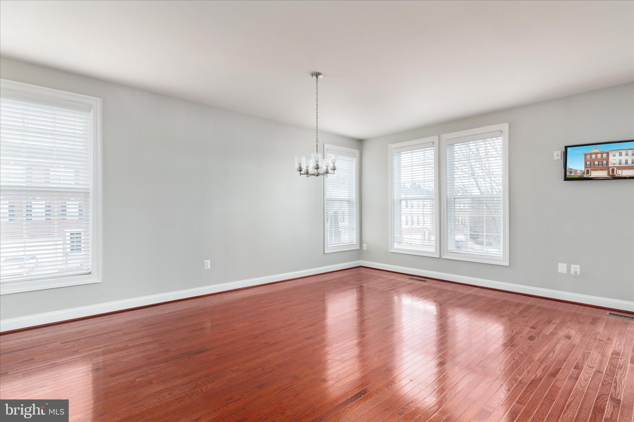 VILLAGES OF PIEDMONT - Residential Lease