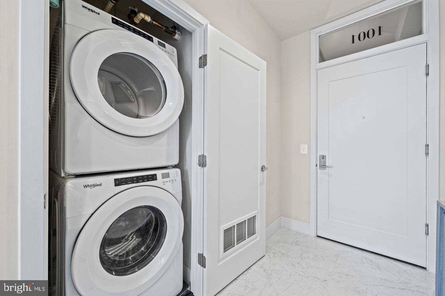 COURTHOUSE - Residential Lease