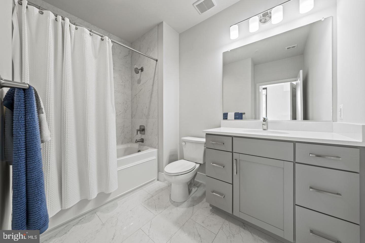 COURTHOUSE - Residential Lease