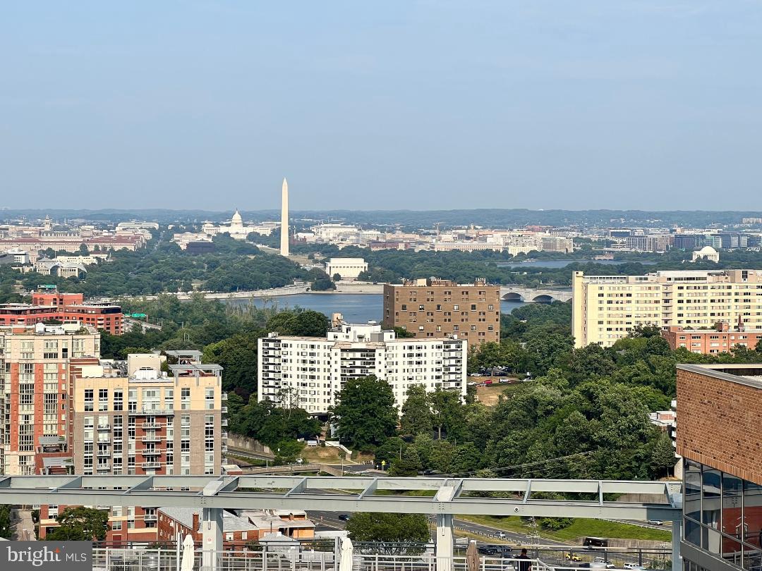 COURTHOUSE - Residential Lease