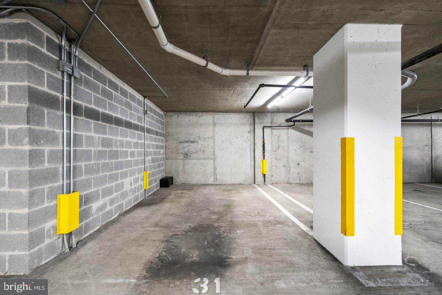 COURTHOUSE - Residential Lease