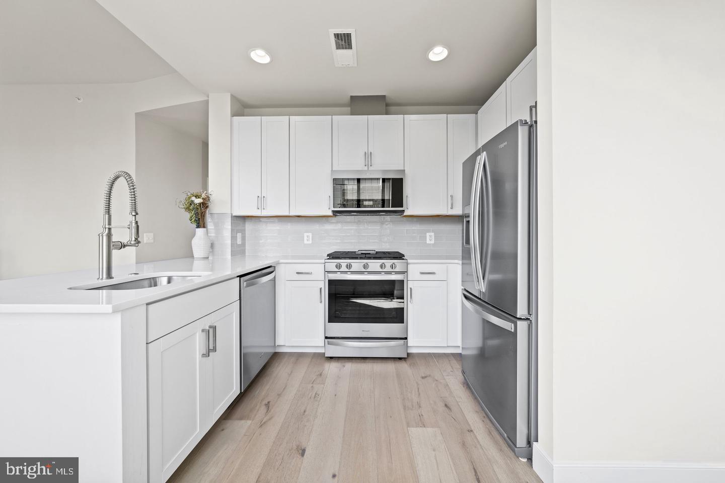 COURTHOUSE - Residential Lease