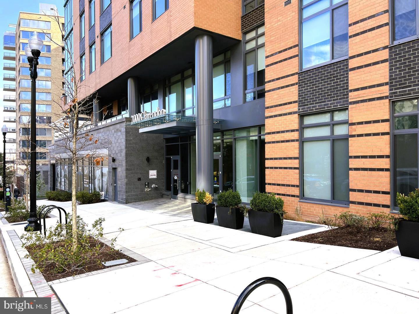 COURTHOUSE - Residential Lease